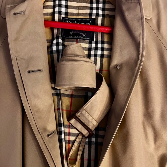 Women's’/Men’s Burberry Trench Coat - Extra Long - Picture 2 of 16